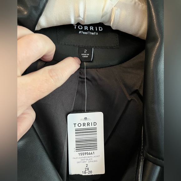 Torrid Faux Leather Moto Jacket. Super Soft! Size 2 (18-20) - Picture 2 of 4